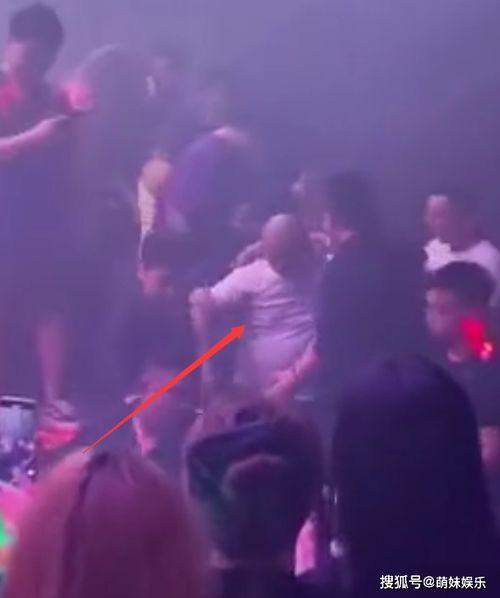 吃瓜网红打架视频大全下载,吃瓜网红打架视频大全,盘点那些火爆网络的瞬间 第2张 吃瓜网红打架视频大全下载,吃瓜网红打架视频大全,盘点那些火爆网络的瞬间 第2张
