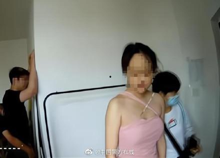 轩姨被爆料视频,揭秘背后真相与网络舆论的漩涡 第3张 轩姨被爆料视频,揭秘背后真相与网络舆论的漩涡 第3张
