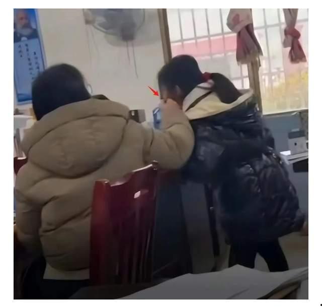 夜先生被爆料视频在线观看,揭秘网络红人真实一面 第3张 夜先生被爆料视频在线观看,揭秘网络红人真实一面 第3张