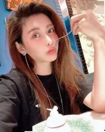 吃瓜网红什么姐姐,什么姐姐的传奇人生 第2张 吃瓜网红什么姐姐,什么姐姐的传奇人生 第2张